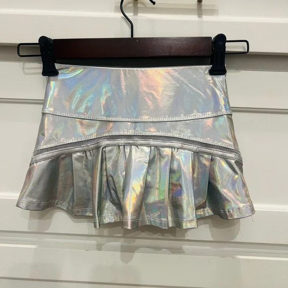 Lucky in Love Iridescent Skirt - Picture 2 of 4